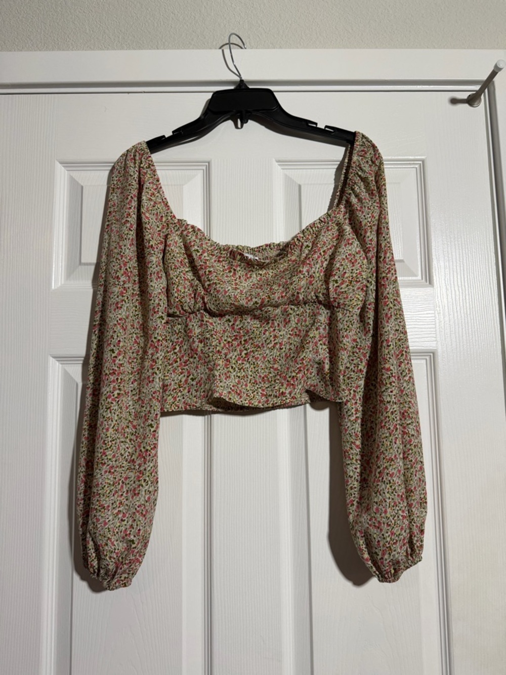 LUSH Floral Square-Neck Long Sleeve Crop Top Medium